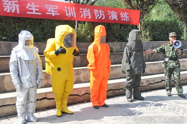 消防服展示.jpg
