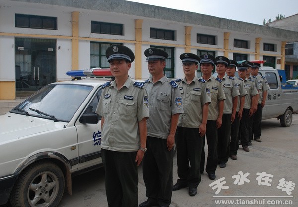 嚴(yán)陣以待.jpg
