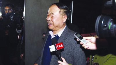 明星委員成記者追訪對(duì)象 趙本山最配合聊到迷路