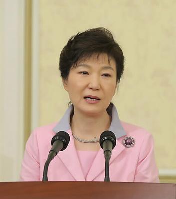 日媒拿樸槿惠私生活做文章 韓方警告“法庭上見”