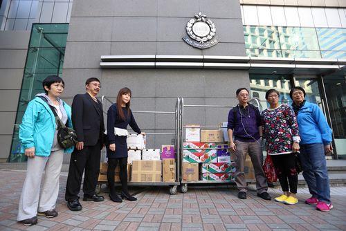香港各界支持警方全面清障 力撐采取適當(dāng)武力