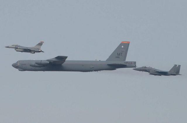 美B-52轟炸機飛越朝鮮半島 回應(yīng)朝鮮氫彈試驗